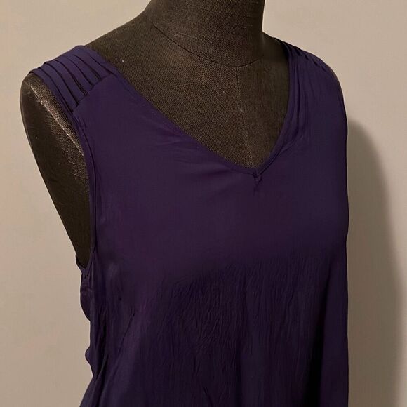 BCBGeneration Women's V-Neck High Low Hem Strappy Back Tank Top - Picture 2 of 8